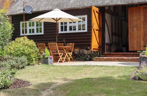 Etchinghill House | Blackbird Cottage at Boyke Manor