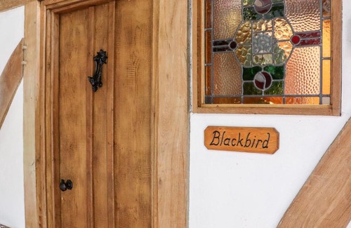 Etchinghill House | Blackbird Cottage at Boyke Manor