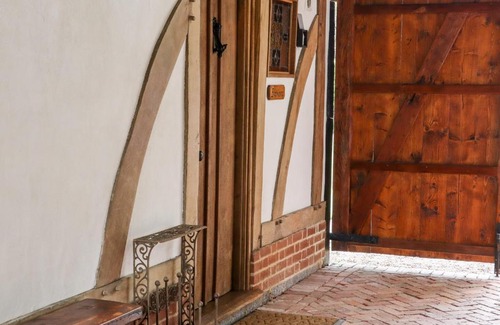 Etchinghill House | Blackbird Cottage at Boyke Manor