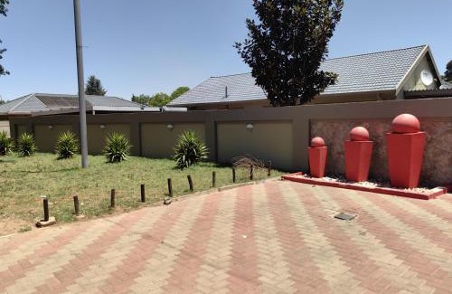 Kriel House | Blackpony Guesthouse