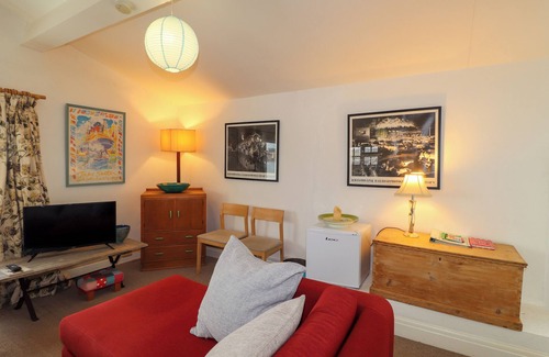 St Brides Cottage | BLACKROCK BOATHOUSE, country holiday cottage, with a garden in Dale