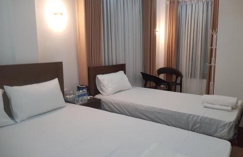 Arunagiri Nagar Hotel | Blackthorn Hotel