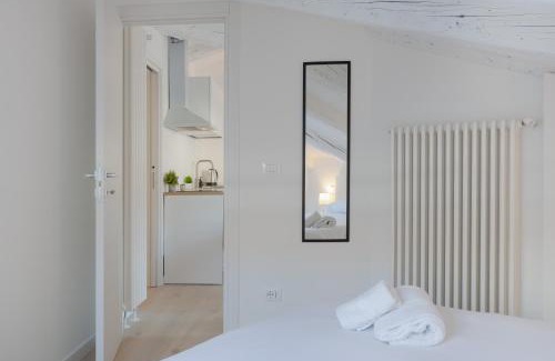 Barriera Vecchia-San Giacomo Apartment | Blake, attico centrale con parcheggio a Trieste