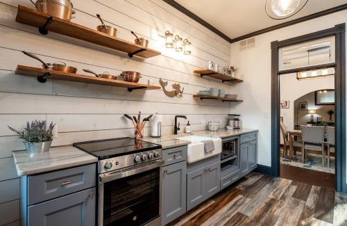 Port Clinton Apartment | Blame Jaime - downtown, the heart of all the fun!