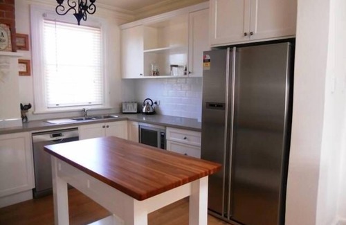 Bathurst House | Blandford Cottage - located at Bathurst