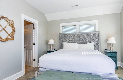 Flora's Bluff House | Bleu Fin Cottage