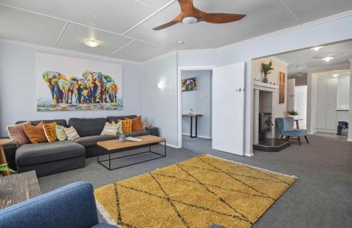 Blenheim House | Bliss on Barratt - Blenheim Holiday Home