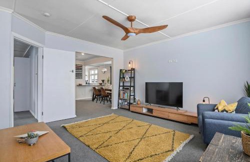Blenheim House | Bliss on Barratt - Blenheim Holiday Home