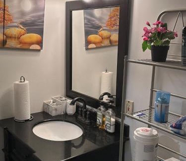 Aylmer Apartment | Blissful 2Bedroom Cozy Lowerlevel Unit PrivateEntrance
