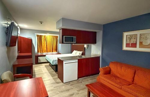 Northwood Hotel | BlissPoint Inn & Suites