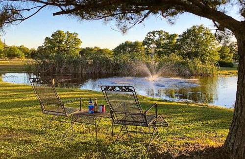 Ledbetter House | Blitzen - Reindeer Ranch at Round Top
