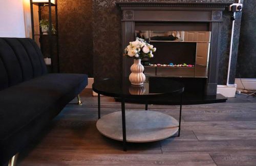 Holbeck Apartment | Blooming 2 bedroom Property