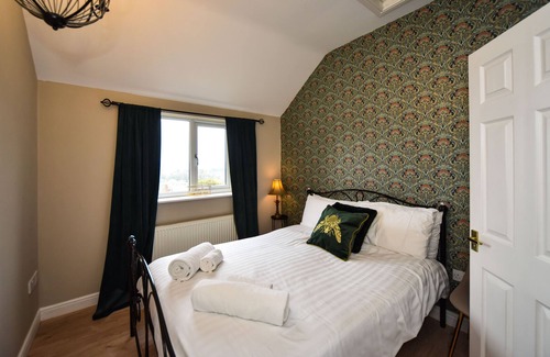 Crich Cottage | Blossom Cottage, cosy cottage for 2 with AMAZING views