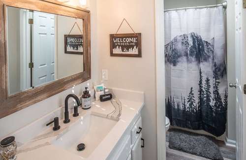 Boone House | Blowing Rock Home w/hot tub and Ski Mountain Views Sleeps 12
