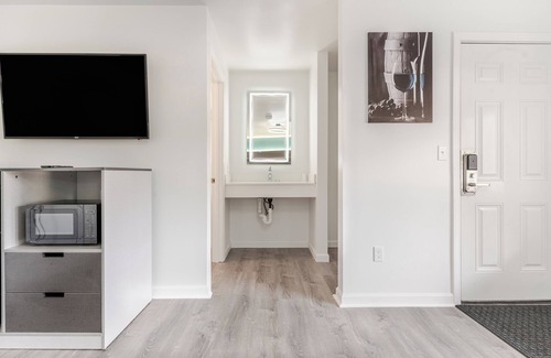 North Kingstown Hotel | Blue Beach Motel