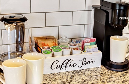 Dunean House | Blue Birch Cottage | 4 min. to Downtown | Fully Stocked Kitchen | Dedicated Workspace