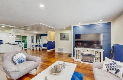 College Green Estates House | Blue Boat House