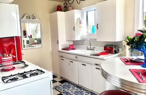 Oak Park Apartment | Blue Bungalue@The Whiskey Hotel, a Funky Penthouse