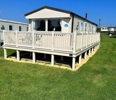Muston House | Blue Dolphin Holiday Park - Holiday Accommodation 18595