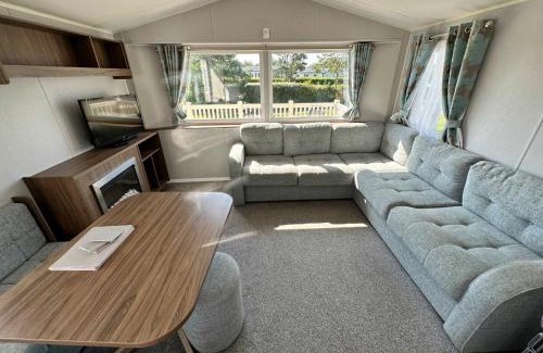 Muston House | Blue Dolphin Holiday Park - Holiday Accommodation 18595