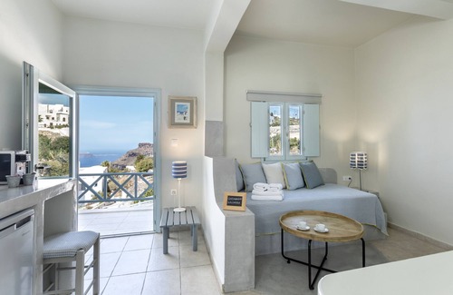 Firostefani Hotel | Blue Dolphins Apartments & Suites