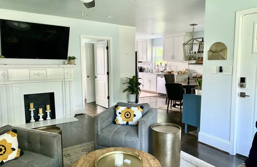 Forest Park House | Blue Door Walk to Avondale Dog-friendly w Yard