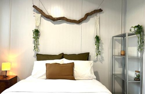 Haifa Apartment | Blue Emerald