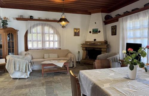 Aipeia House | Blue Fox 1