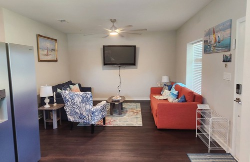 Gulf Breeze Cottage | Blue Heron Cottage – Cozy Family Retreat
