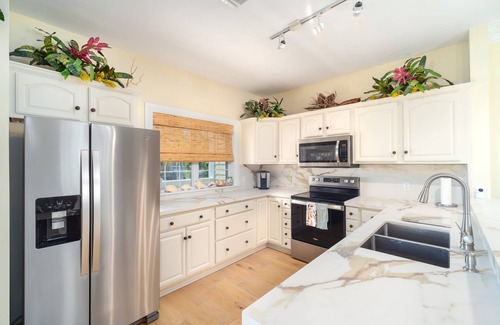 Key West House | Blue Horizon Hideaway- Oceanfront 3BDR/2.5BA townhouse w/shared pool