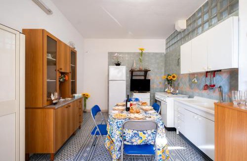 Scala di Furno House | Blue House in Villa Con Piscina