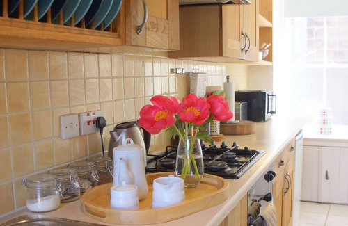 Berwick-upon-Tweed Cottage | Blue House - sleeps 5 guests