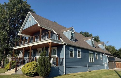 Broken Arrow House | Blue Loft on Main is walking distance to the Downtown Rose District