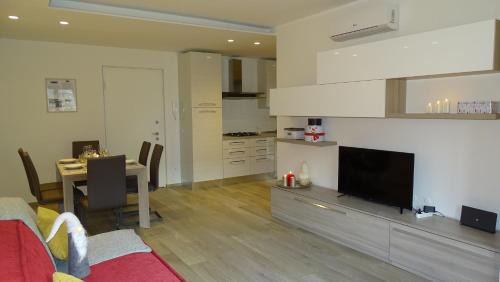 Aosta Apartment | Blue Moon - Via Parigi Apartments