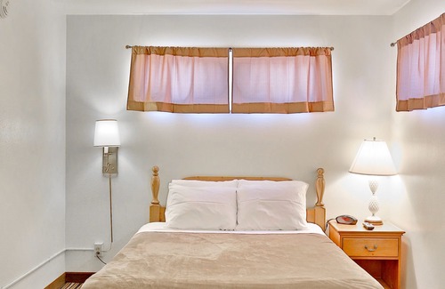 Dayton Hotel | Blue Mountain Hotel