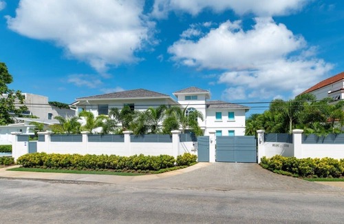 Reeds Bay Villa | Blue Oyster Summary: