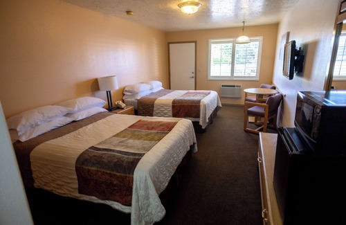 Panguitch Hotel | Blue Pine Motel