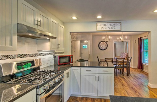 Hendersonville House | Blue Ridge Mountains Cottage w/Pergola & Fire Pit