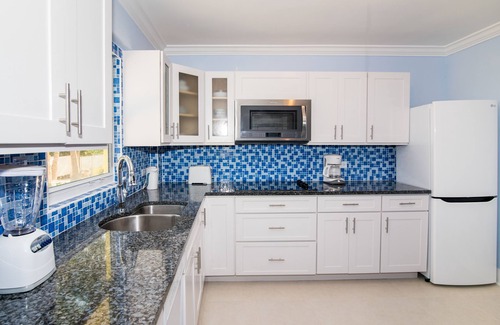 Gun Bay Apartment | Blue Sea Hideaway - POOL CONSTRUCTION IS COMPLETE !