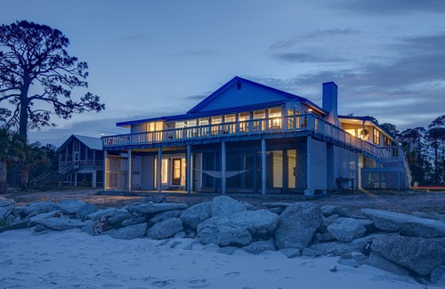 Carrabelle House | Blue Seahorse *Carrabelle/Eastpoint/St. George FL Beachfront* Pet-Friendly*