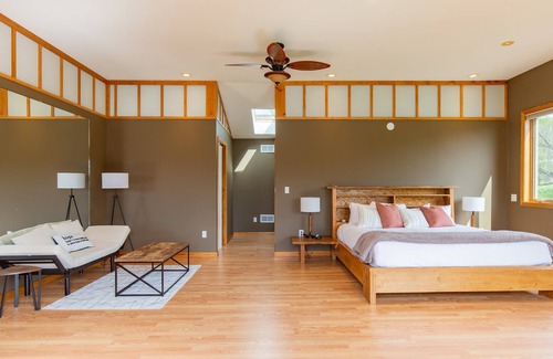 Allenwood Cabin | BLUE WATER LODGE ~ Sleeps 30 ~ Stunning Pond w/ Fish
