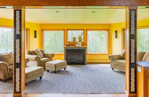 Allenwood Cabin | BLUE WATER LODGE ~ Sleeps 30 ~ Stunning Pond w/ Fish