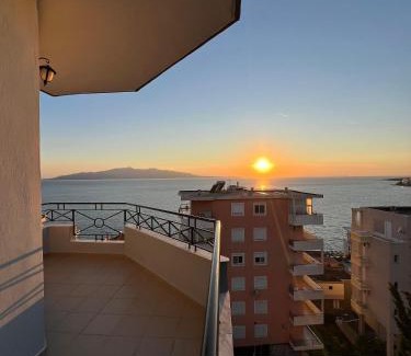 Qender Apartment | Blue Waves