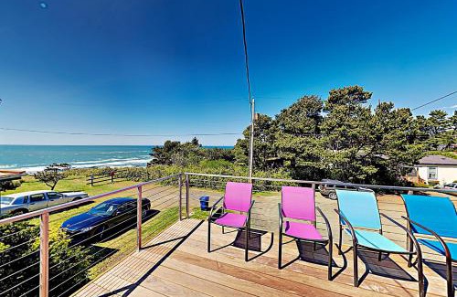 Agate Beach House | Blue Waves Overlook