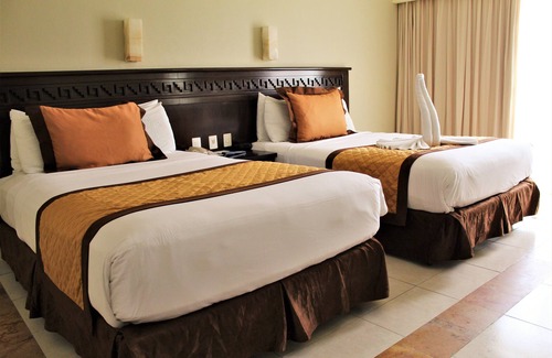 Ejidal Resort | BlueBay Grand Esmeralda All Inclusive