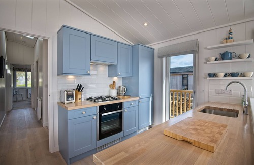 Castle Douglas Cottage | Bluebell Lodge - a lodge that sleeps 6 guests in 3 bedrooms