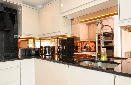 Lostwithiel Cottage | BLUEBELL RETREAT, family friendly, with a garden in Lostwithiel