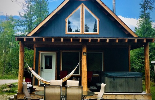 Salmon Arm Ski Chalet | Bluebird Chalet- Chalet One