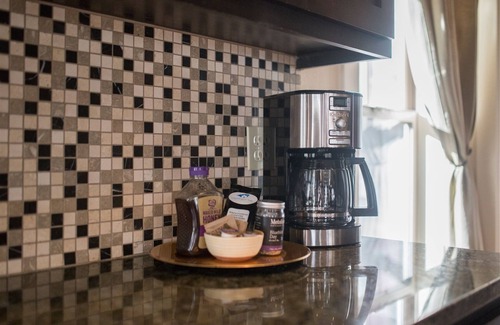 River West House | Bluebird Day - Harmon Park Bungalow