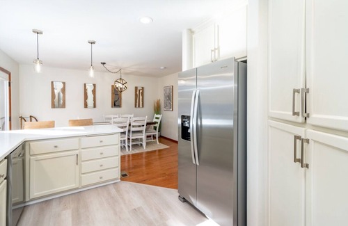 Southern Crossing House | Bluebird Day - Mountain Escape